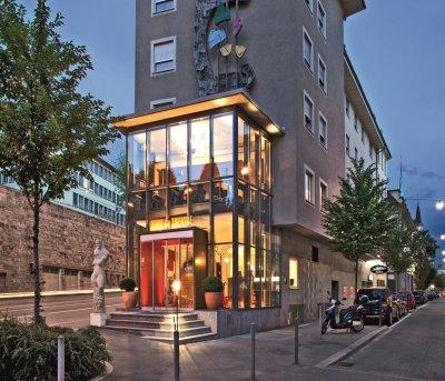 Du Théâtre By Fassbind 3*