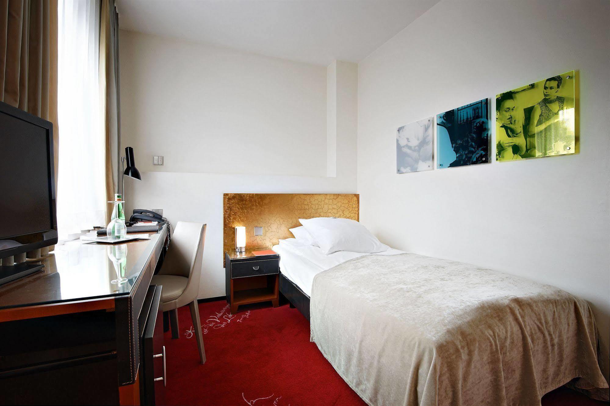 Hotell Swiss Chocolate By Fassbind 3*